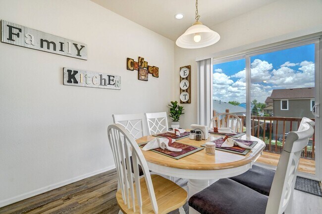 Foto del edificio - Charming 3BR Condo in Fountain