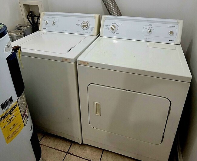 Foto del edificio - 3105 E Marshall St