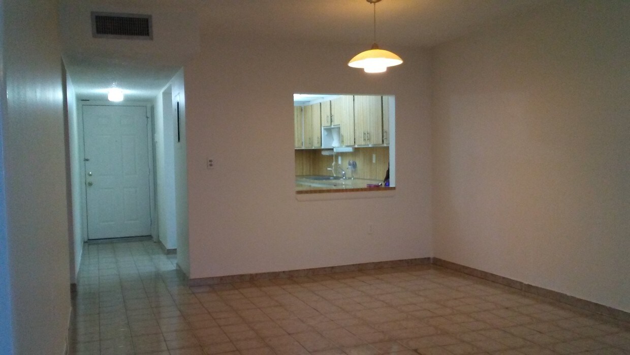 Living room - 10080 NW 80th Ct