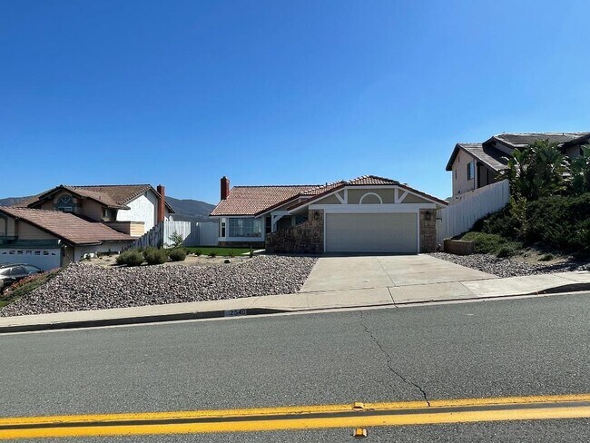 Foto del edificio - 2540 Wind River Rd