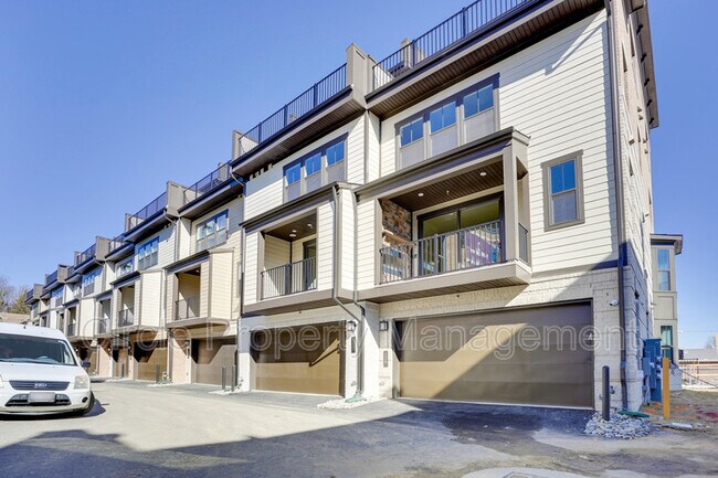 Building Photo - 117 Market Square NW