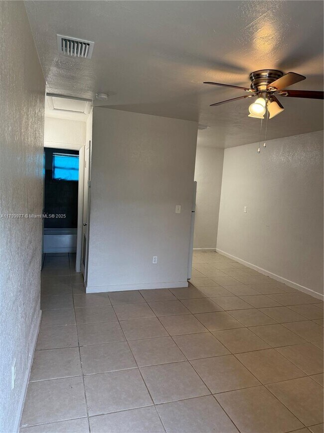 Foto del edificio - 205 NW 11th Ave