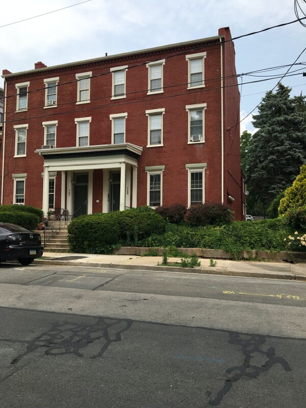 Primary Photo - 107 S 2nd St