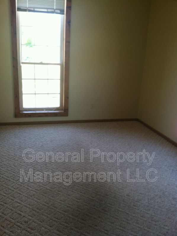 Foto del edificio - 4 bedroom in proximity to UWEC and downtow...