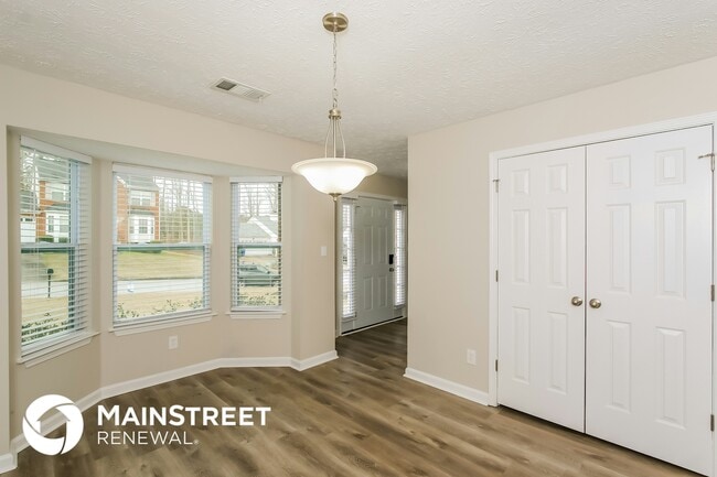 Building Photo - 6059 Shadow Lake Way