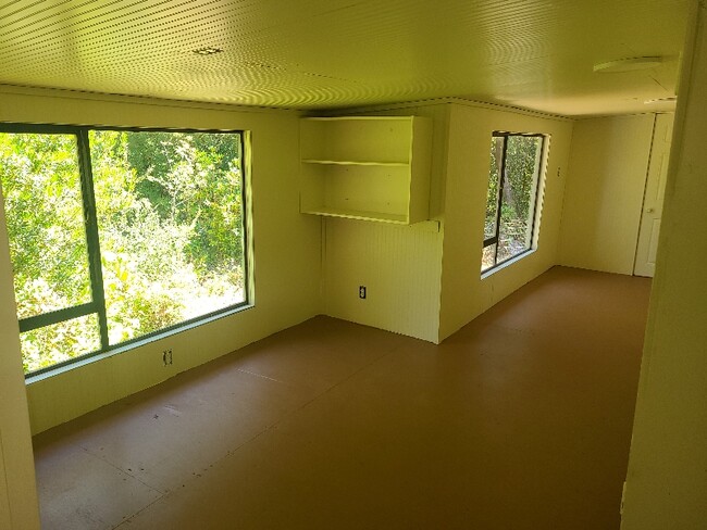Building Photo - 55367 Pilgrim Dr