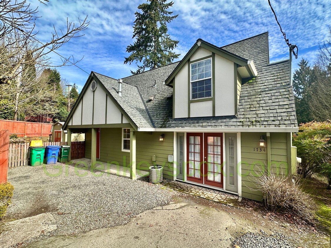 Primary Photo - Country Cottage in the City