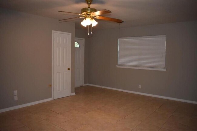 Foto del edificio - 2314 N Pearland Ave