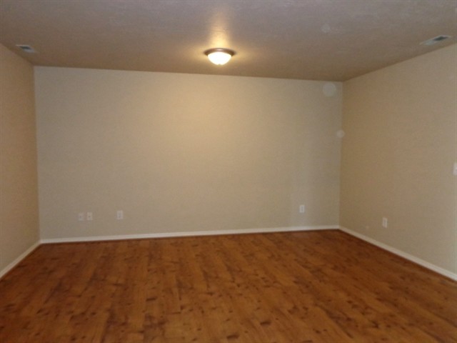 Building Photo - 1515 W 25 N