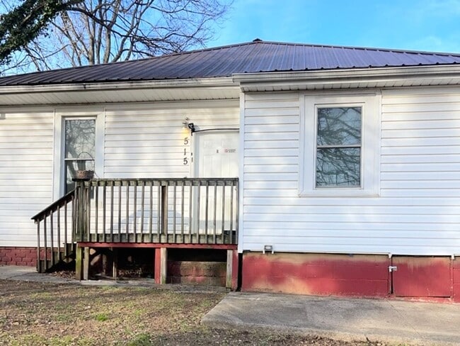 Building Photo - 515 Ben Hur Ave