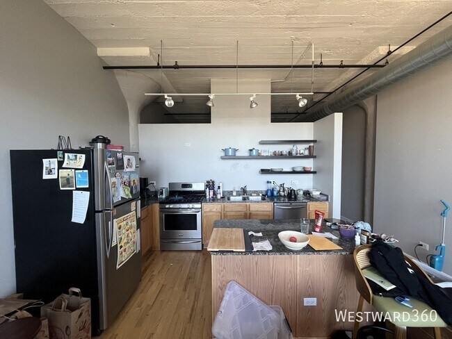 Foto del edificio - 221 E Cullerton St