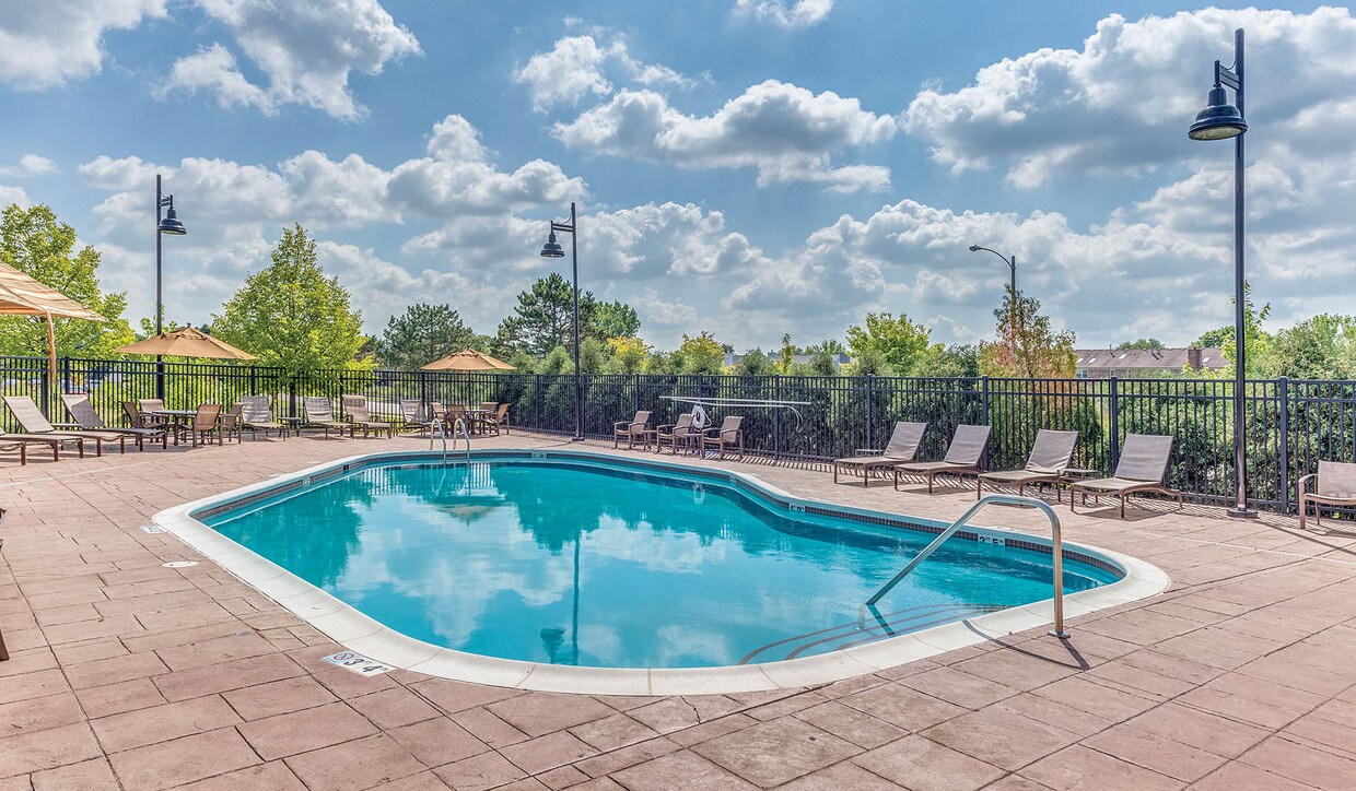 Twin Lake Towers Apartments Apartments Westmont, IL