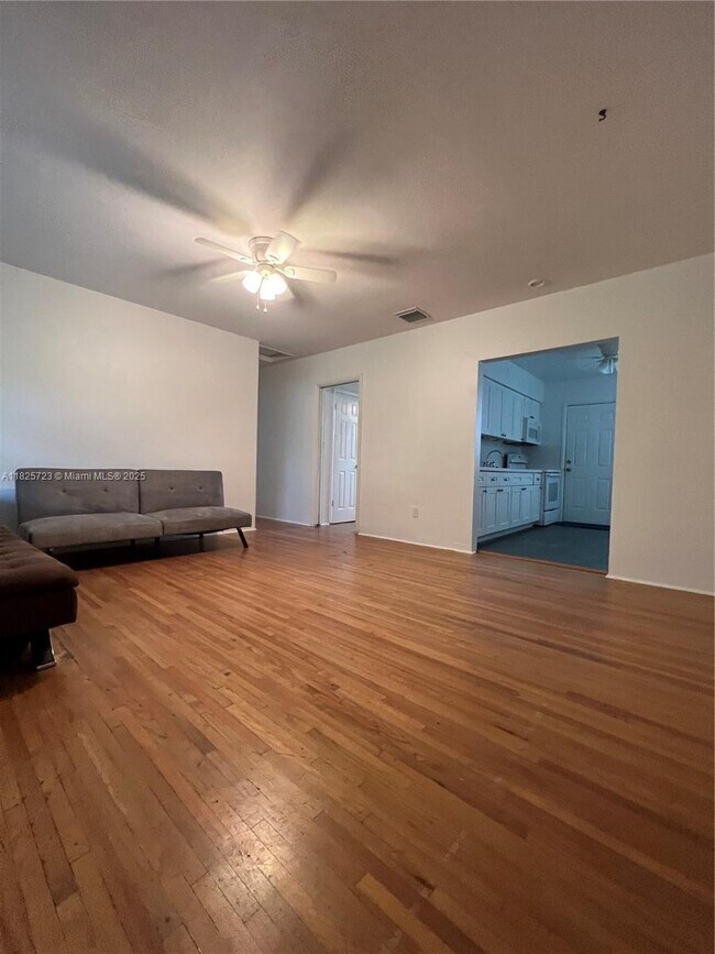 Foto del edificio - 2 bedroom in Miami FL 33138