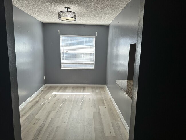 Foto del edificio - 4100 Pershing Pointe Pl