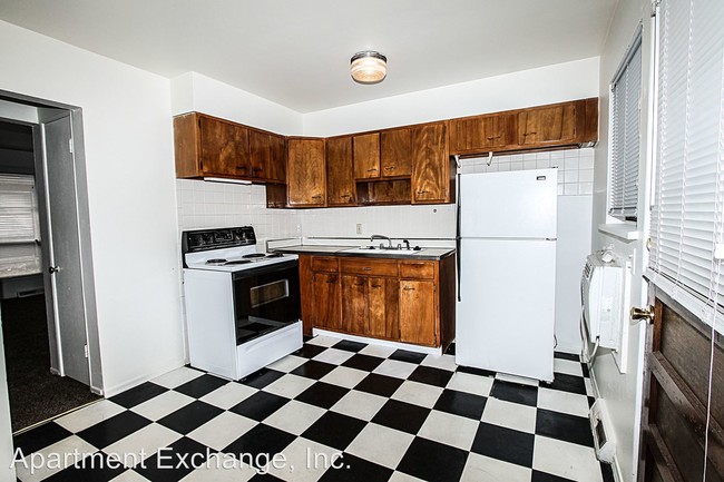 Building Photo - 4444 Brenton Ave