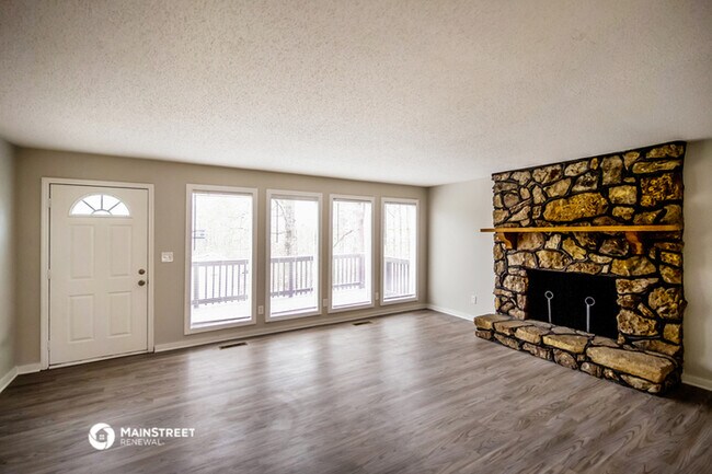 Building Photo - 21264 Royal Dr