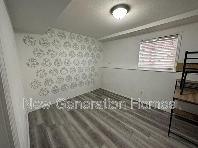 Building Photo - 1250 Chiricahua Dr