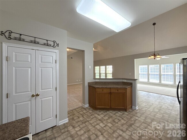 Foto del edificio - 2140 Pineapple Ct