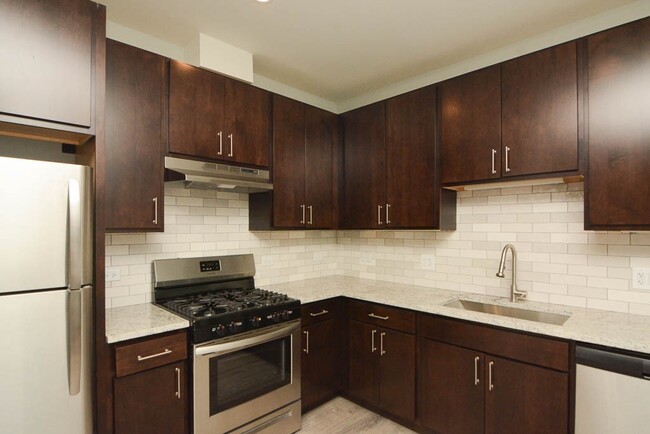 Building Photo - 1152 Maple Ave