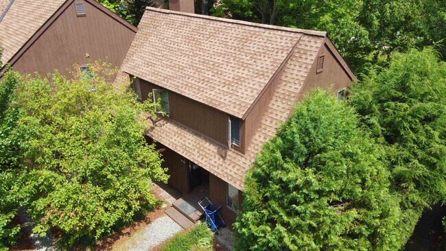 Building Photo - 43 Old Beach Cir