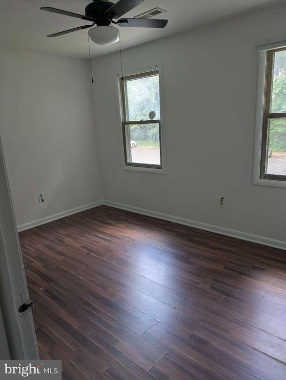 Foto del edificio - 5281 Daffodil Dr