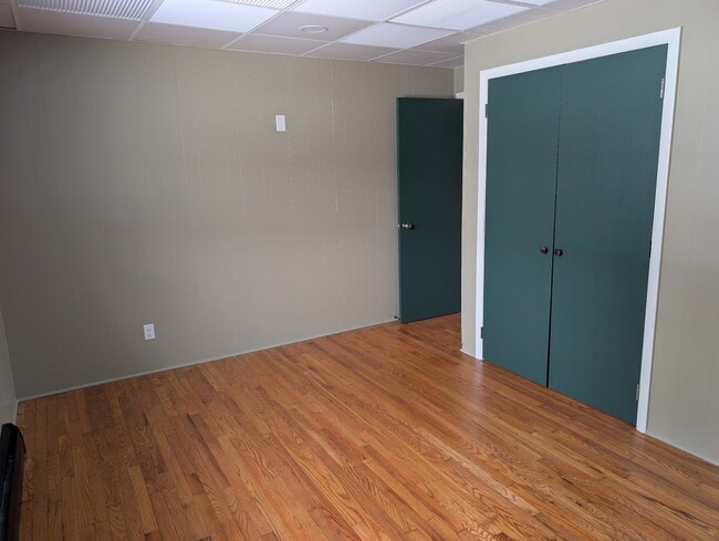 Building Photo - 2138 Mountain View Ave