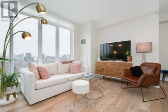 Building Photo - 68 Merton St