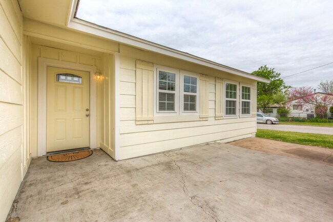 Foto del edificio - 404 S 200th E Ave