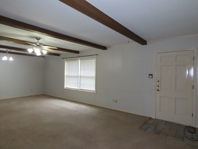 Building Photo - Cozy 3 Bedroom 2 Bathroom In Tyler!!