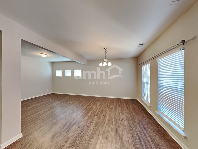 Building Photo - 6009 Sipes Place