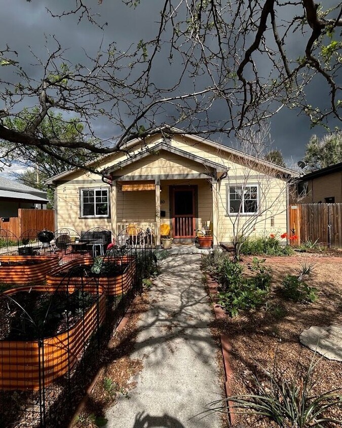 Primary Photo - Charming 3BR/2BA Townhome in Denver