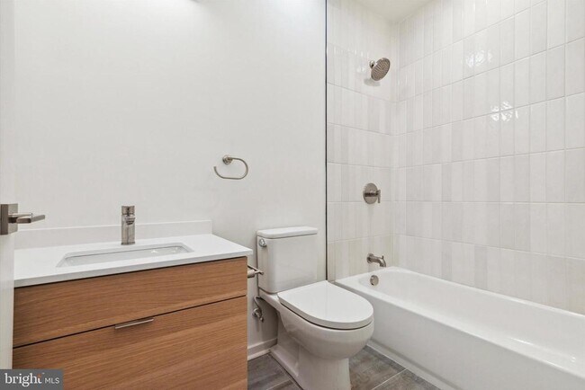 Foto del edificio - 245 N 12th St
