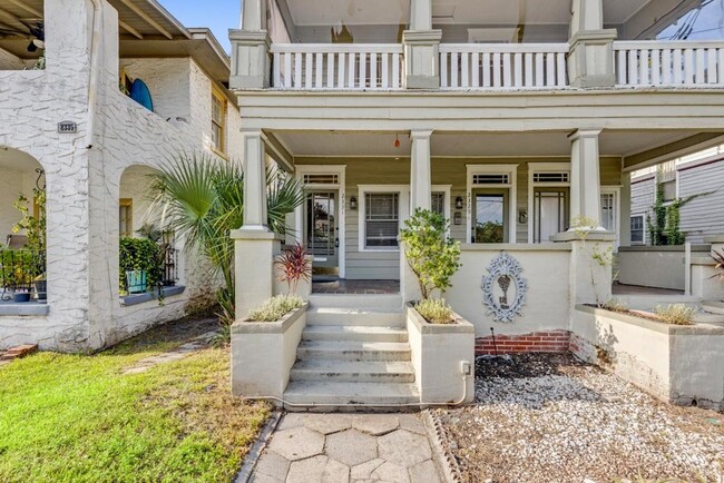 Building Photo - Walkable to Riverside and 5 Points