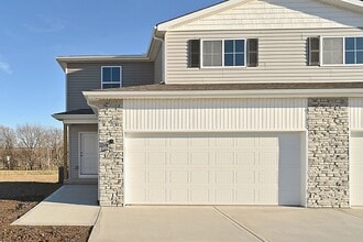 Building Photo - 102-104 Ryan Ct