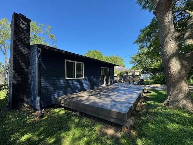 Building Photo - Your dream home is here!