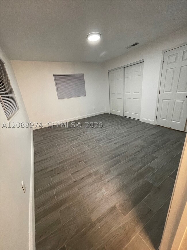 Building Photo - 2924 Sherwood Ln