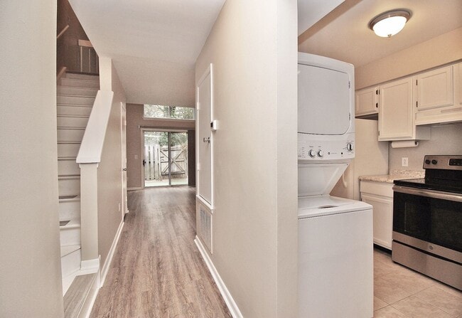 Building Photo - Newly Renovated SouthPark Townhome for Imm...