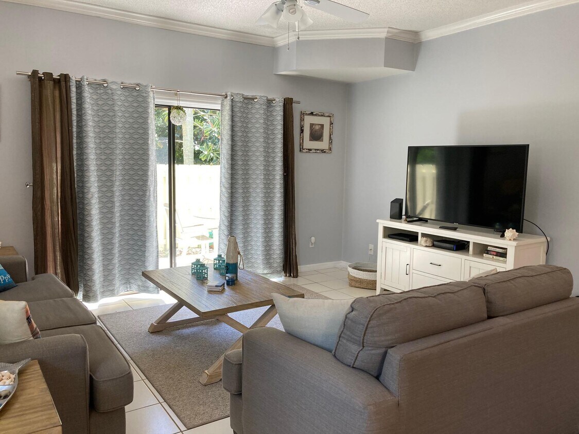 810 Bella Vista Ct S Unit 10, Jupiter, FL 33477 Condo for Rent in