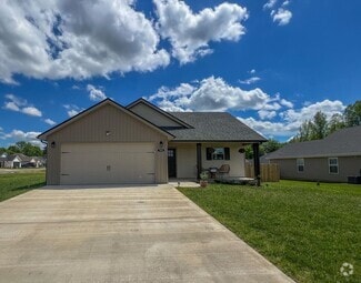 Building Photo - 702 Gleason Dr