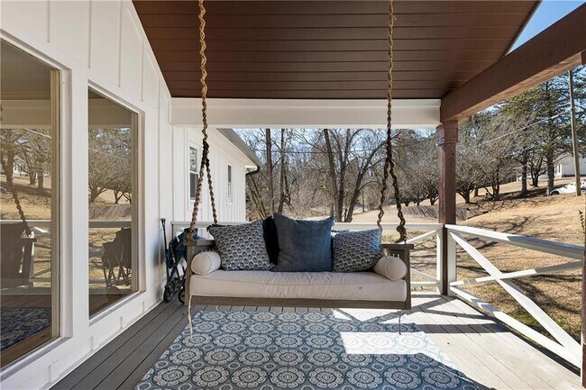 Foto del edificio - 4035 Lacey Dr