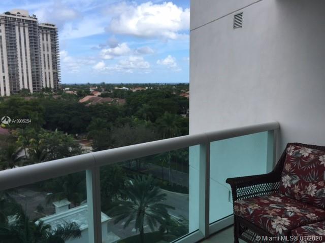 Foto del edificio - 19400 Turnberry Way