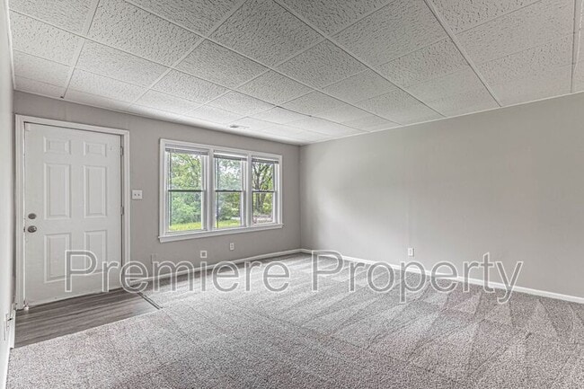 Building Photo - 7410 E 57th St