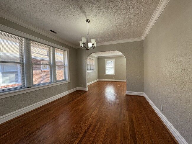 Building Photo - 7139 Amherst Ave
