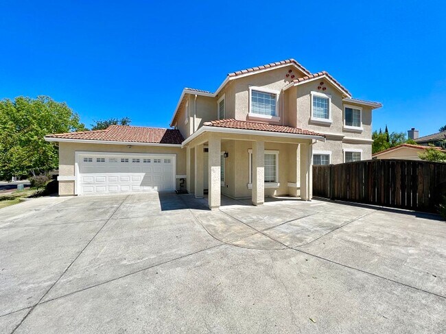 Foto del edificio - Spacious Four Bedroom Napa Home