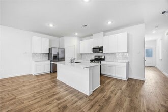 Building Photo - 28262 Meadowlark Sky Dr