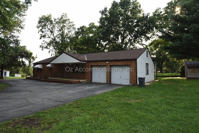 Building Photo - 7402 Blue Ridge Blvd.  Raytown MO 64133