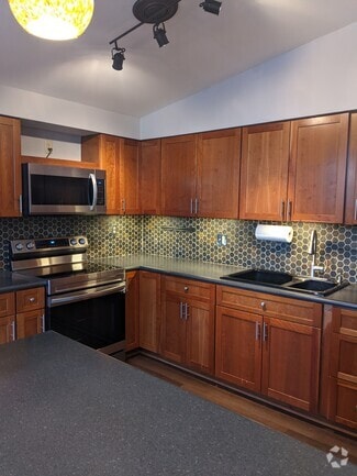 Building Photo - 7120 W Eden Plz