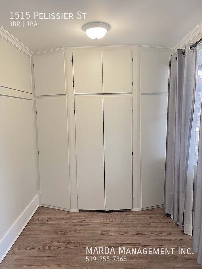 Photo du bâtiment - CHARMING 3 BED/1 BATH HOUSE DOWNTOWN WINDSOR + HYDRO, WATER & GAS!