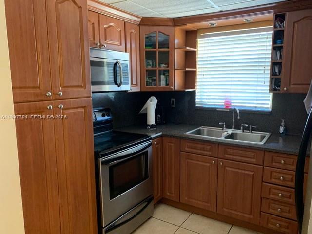 Building Photo - 9357 Fontainebleau Blvd