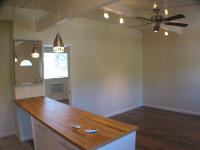 Foto del edificio - 3583 E N St